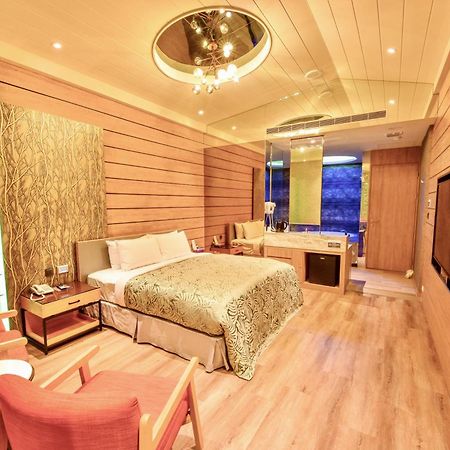 Luv U Motel Kaohsiung Extérieur photo