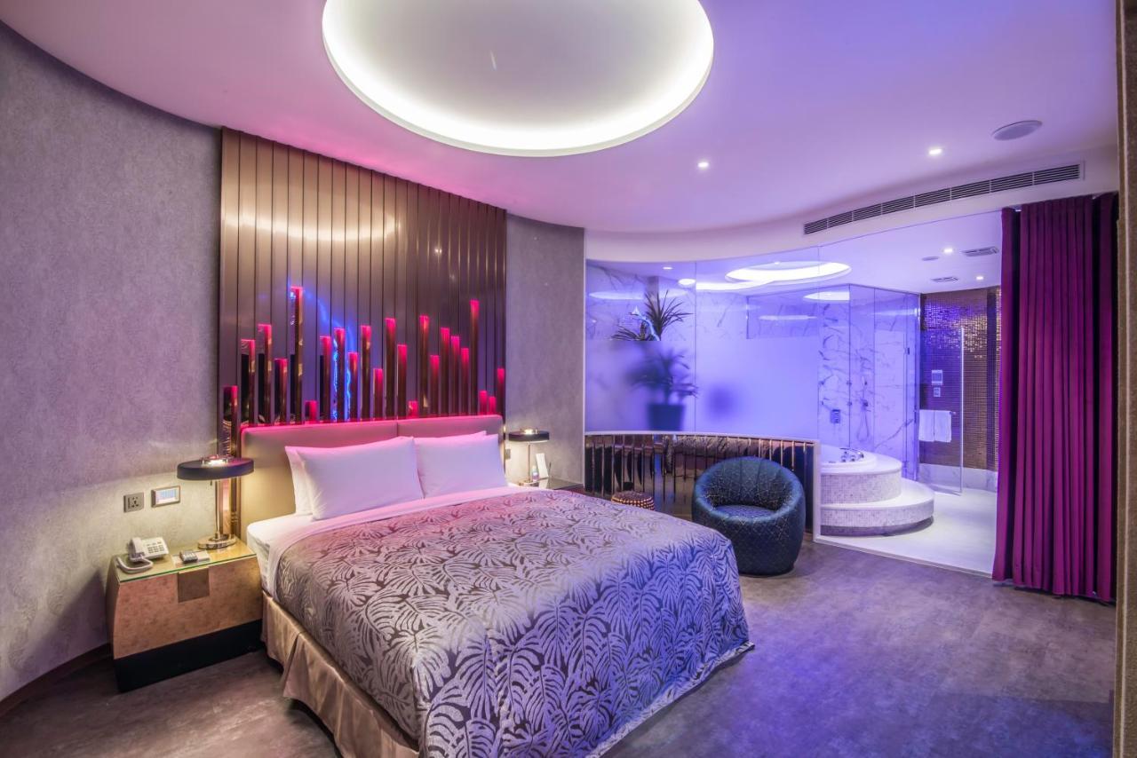 Luv U Motel Kaohsiung Extérieur photo